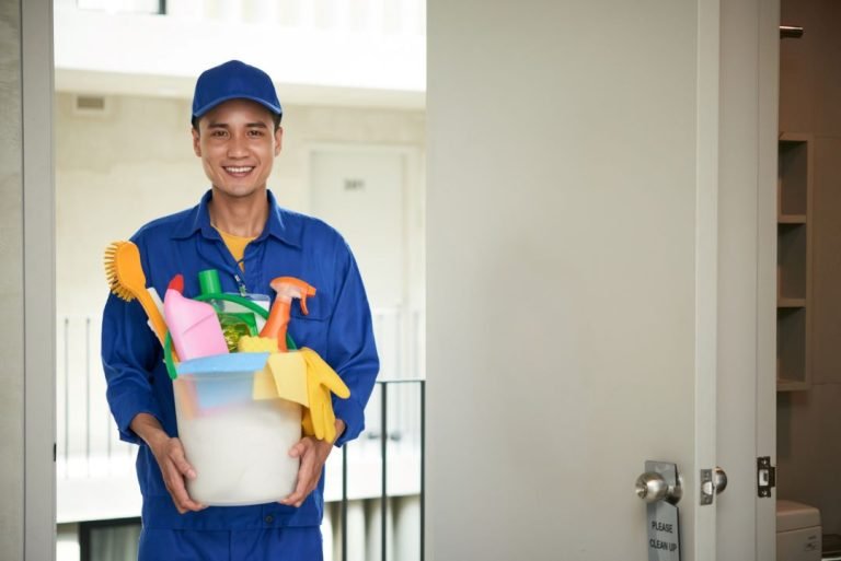 Day Porter Services: Keeping High‑Traffic Businesses Clean and Efficient