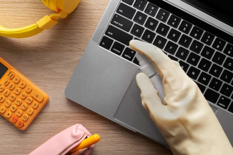 How to Book Cleaning Online: Fast, Personalized Pricing with Evie’s Smart Booking